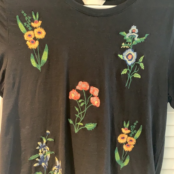 H&M Floral Embroidery Black Tee - Picture 3 of 6